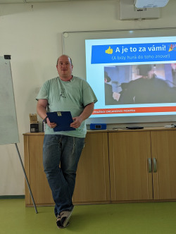 Vzdělávací kurzy jako povinnost? NE! Vzdělávací kurzy jako produkt, služba a benefit pro osobnostní rozvoj!