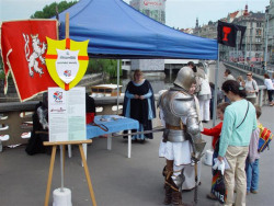 Pražské mosty a jejich okolí ožilo historickými postavami 